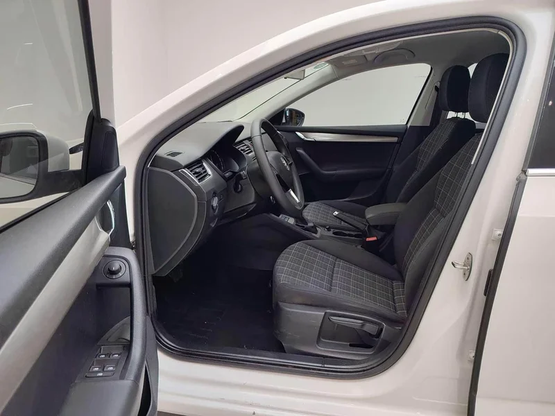 Volkswagen Octavia — фото 8