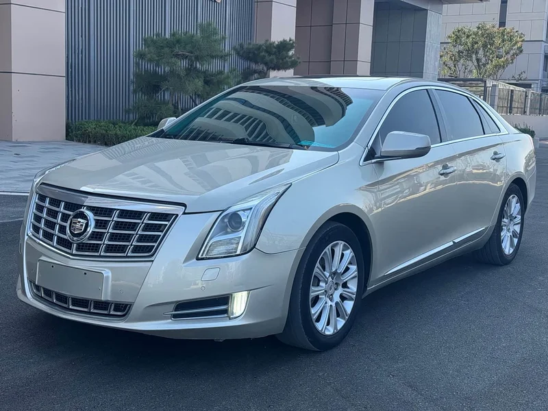 Cadillac XTS — фото 1