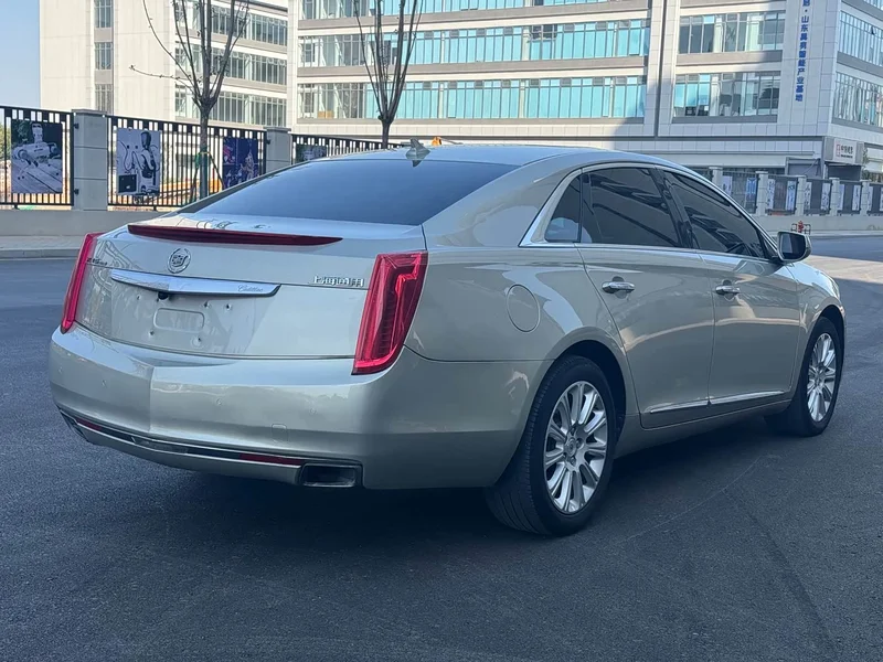 Cadillac XTS — фото 5