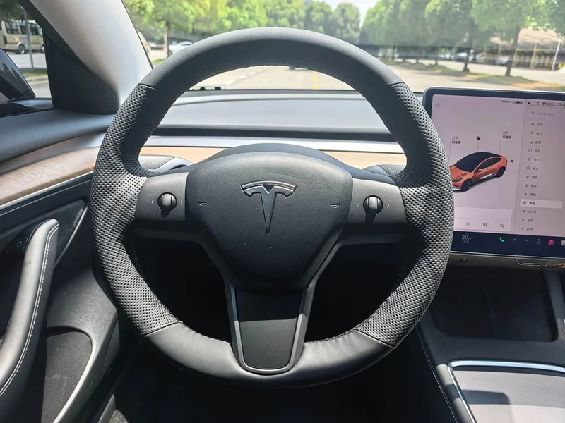Tesla Model 3 — фото 16