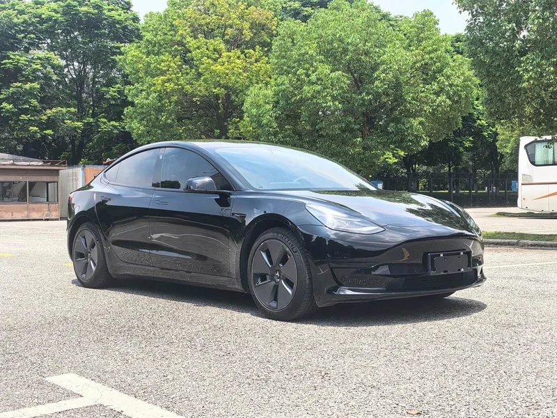 Tesla Model 3 — фото 3
