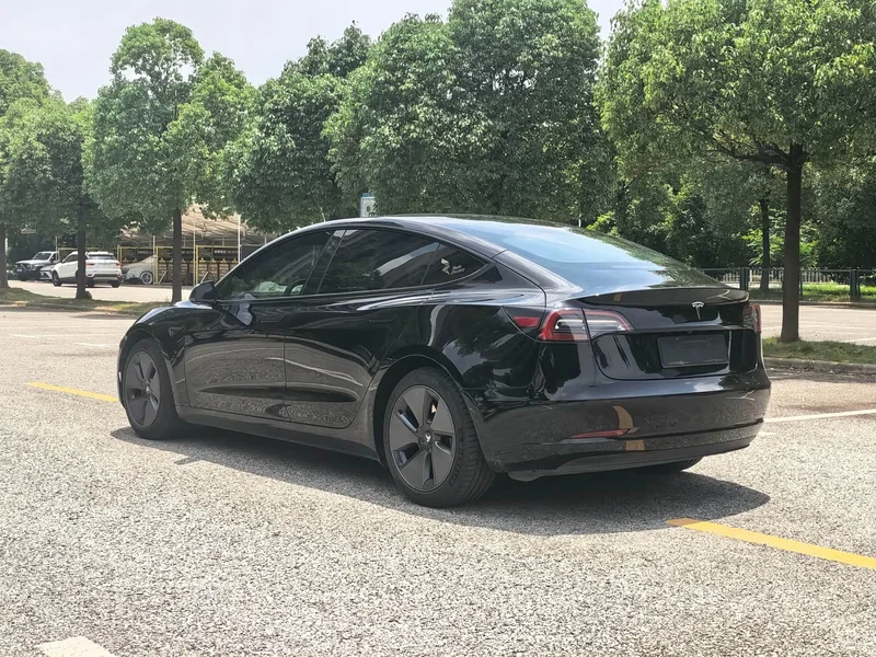 Tesla Model 3 — фото 5