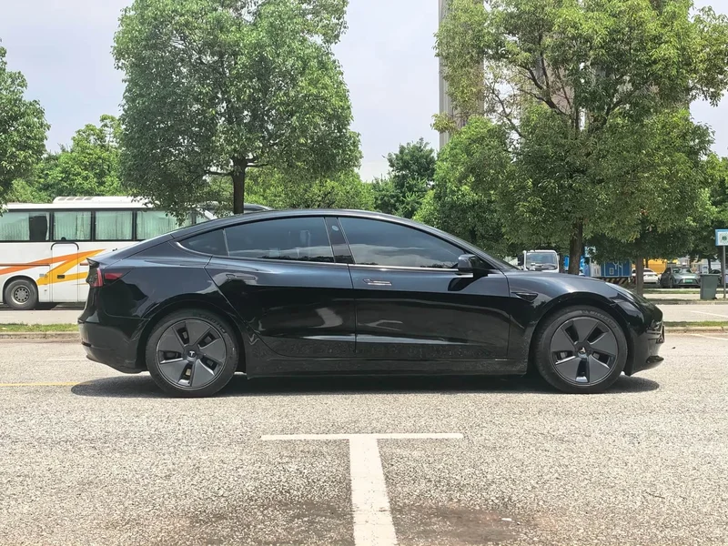 Tesla Model 3 — фото 7