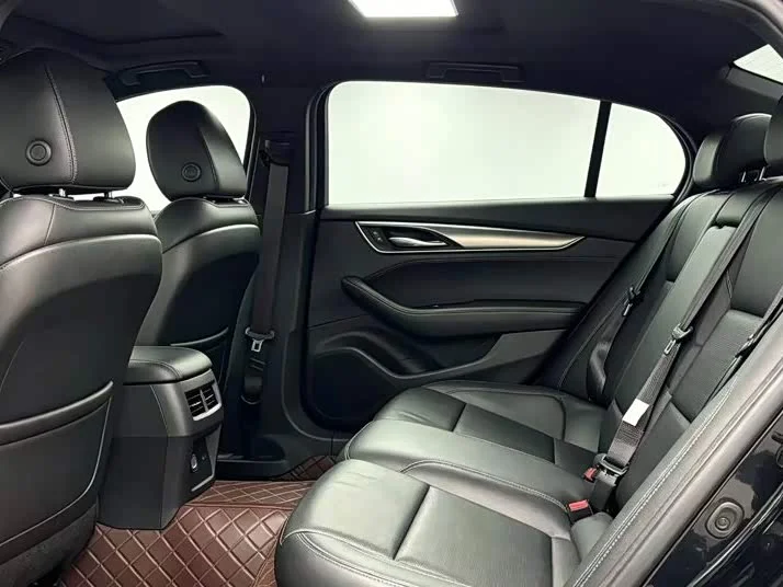 Cadillac CT5 — фото 5