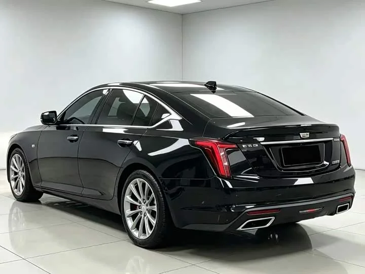 Cadillac CT5 — фото 6