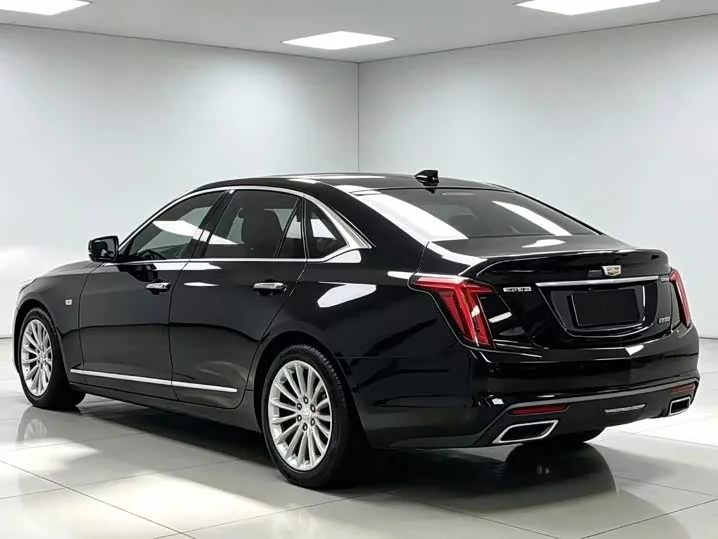 Cadillac CT5 — фото 8
