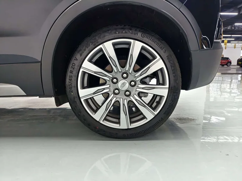 Cadillac XT4 — фото 8