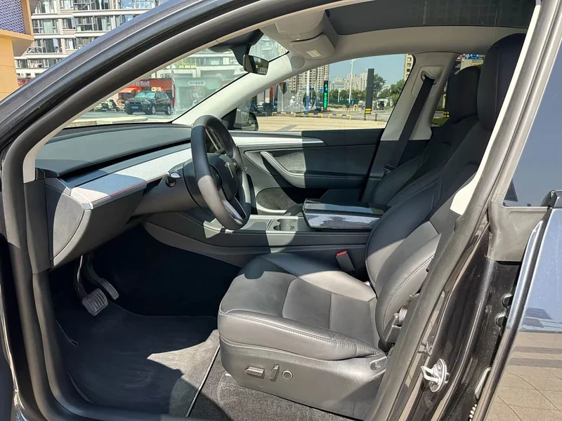Tesla Model Y — фото 4