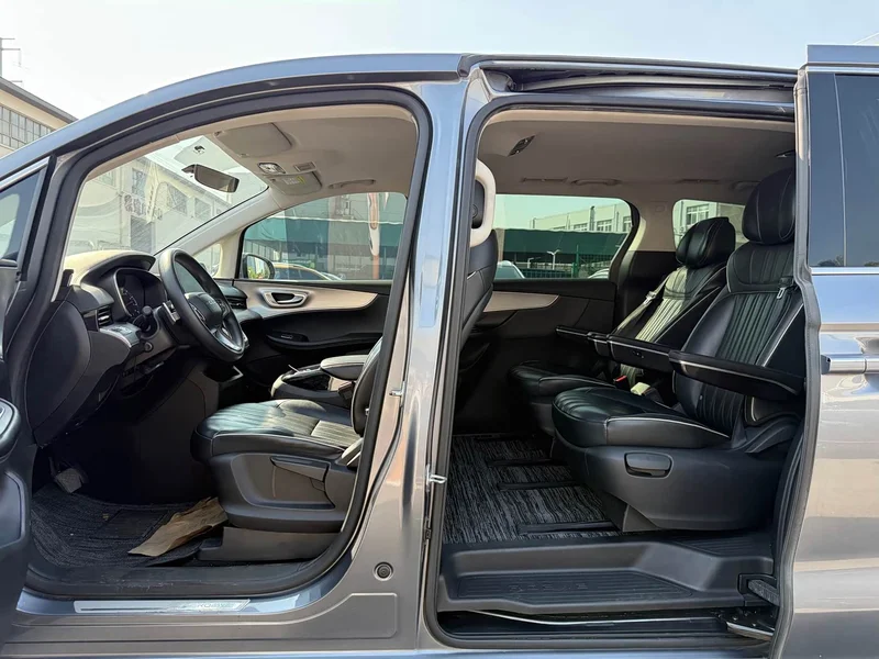 Roewe iMAX8 — фото 16