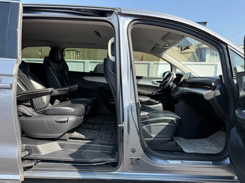 Roewe iMAX8 — фото 8