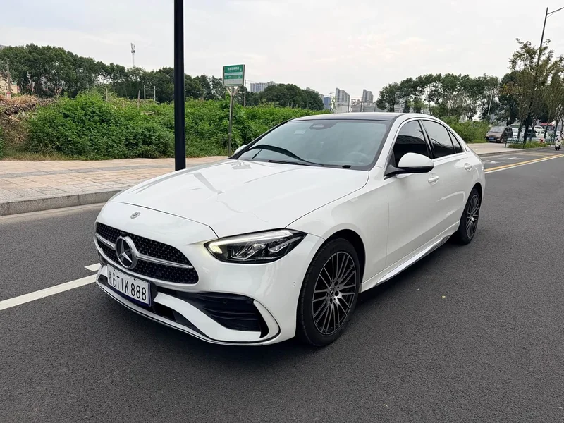 Mercedes-Benz C-Class — фото 1