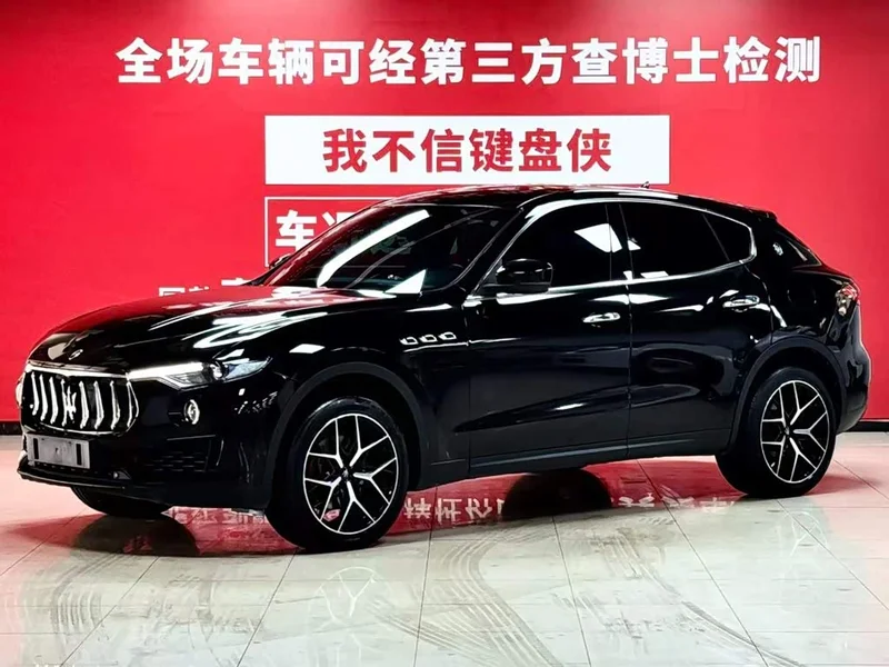 Maserati Levante — фото 1