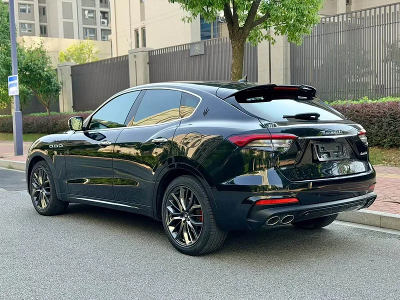 Maserati Levante — фото 12
