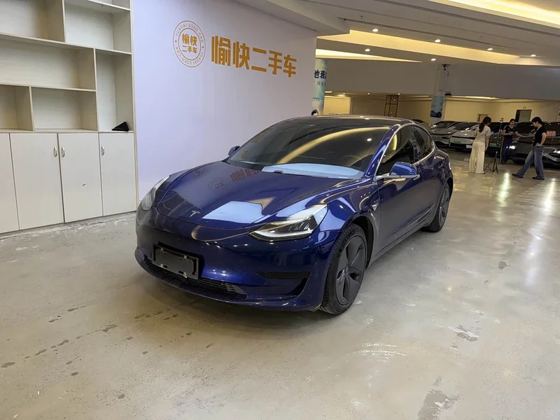 Tesla Model 3 — фото 1