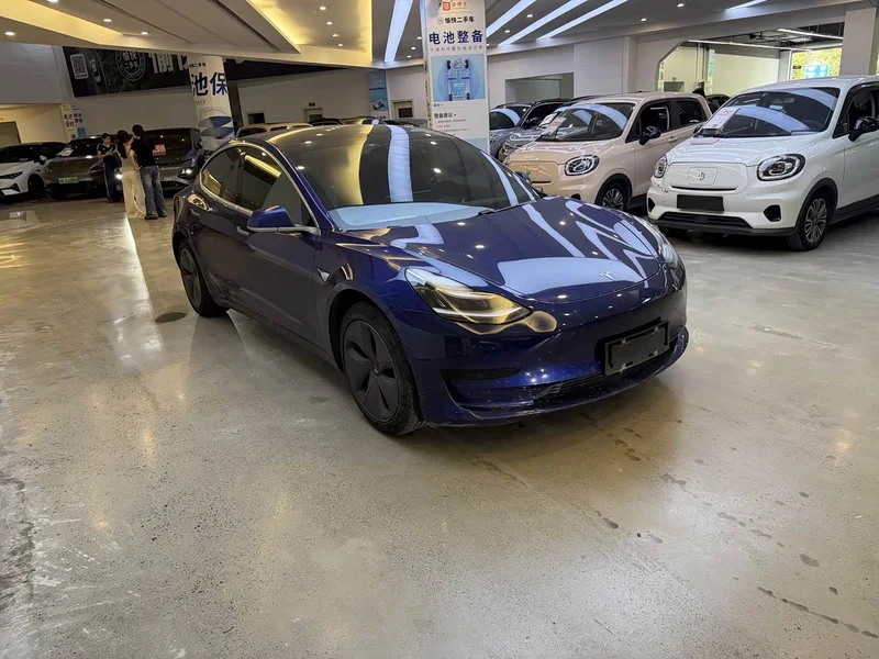Tesla Model 3 — фото 3
