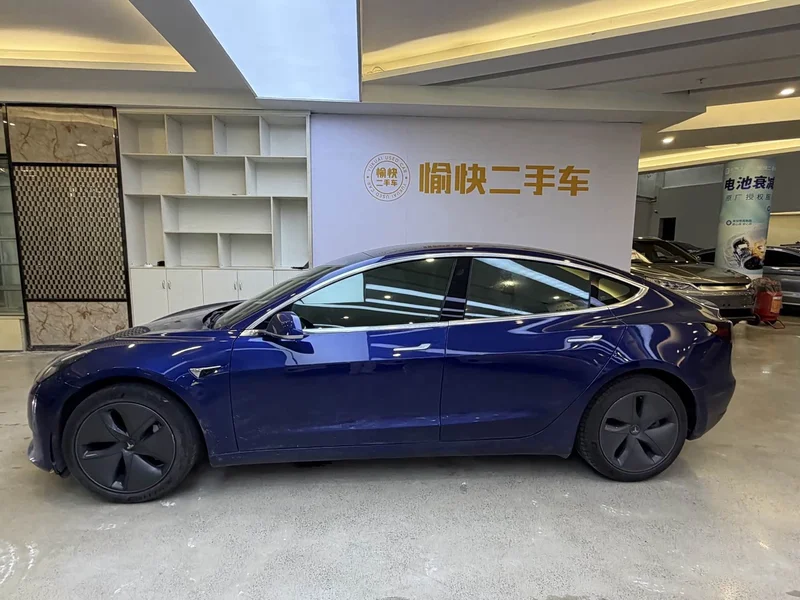 Tesla Model 3 — фото 4