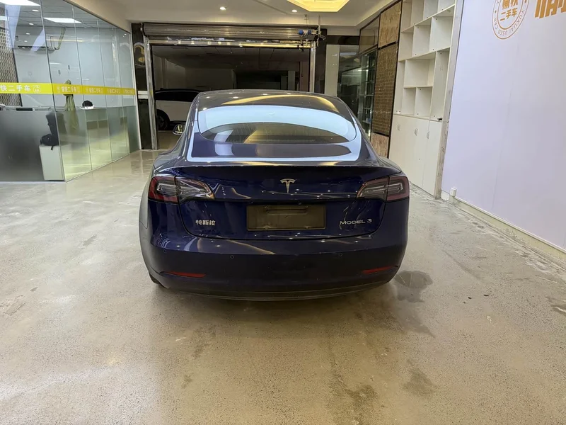 Tesla Model 3 — фото 6