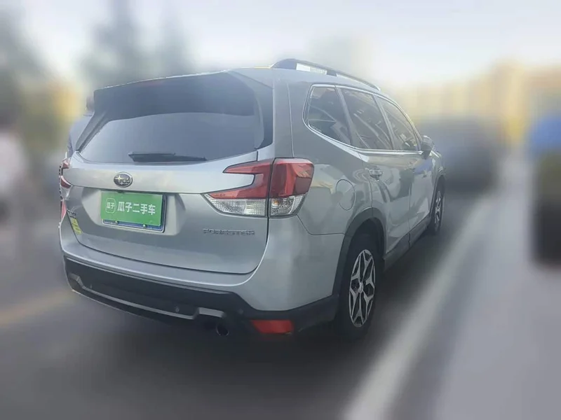 Subaru Forester — фото 4