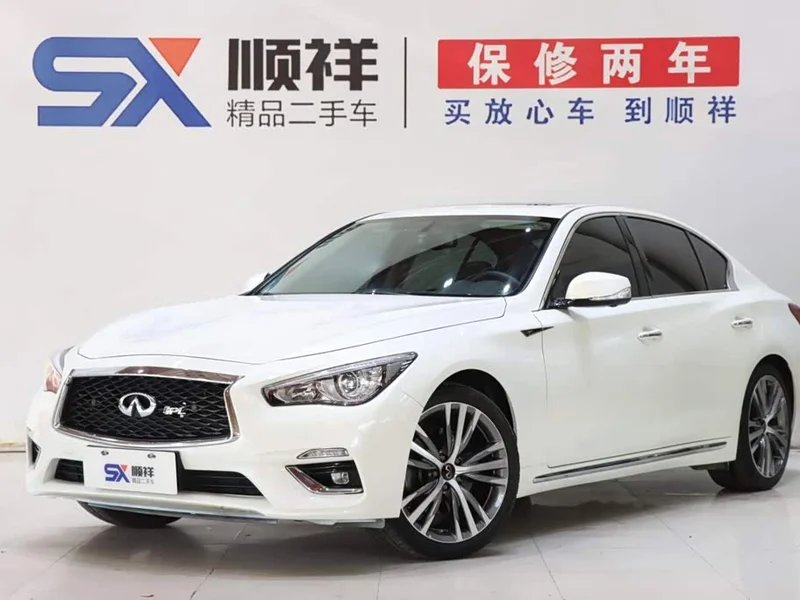 Infiniti Q50L — фото 1