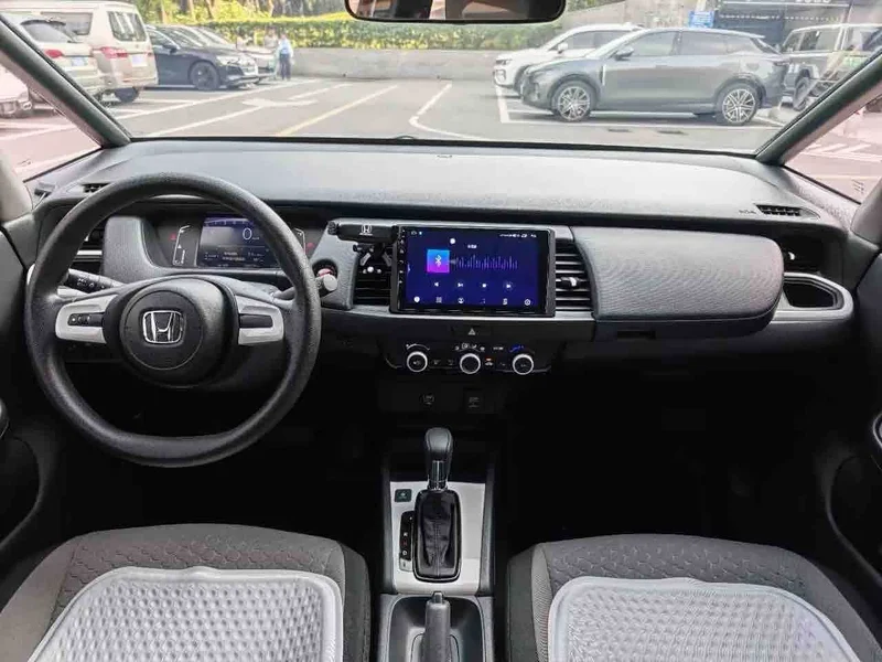 Honda Fit — фото 17