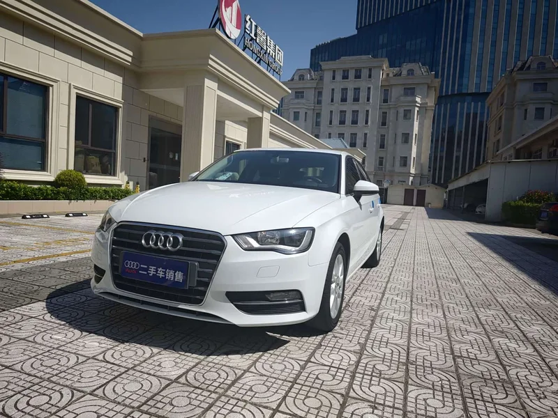 Audi A3 — фото 1