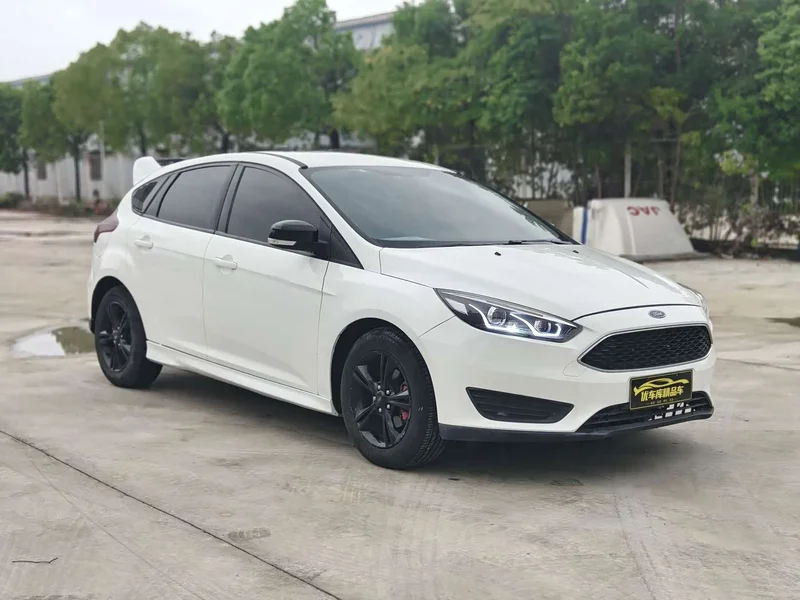 Ford Focus — фото 3