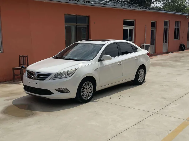 Changan Eado — фото 1