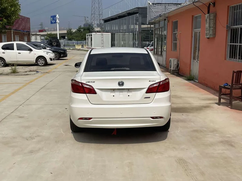 Changan Eado — фото 5