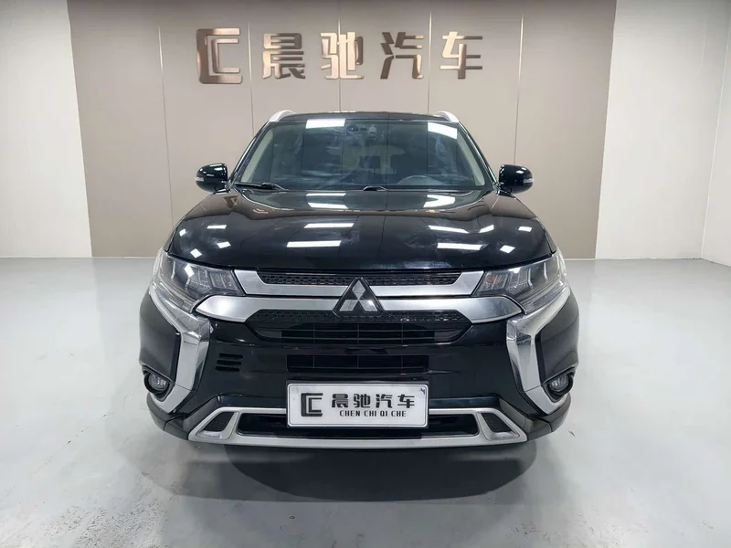 Mitsubishi Outlander — фото 2