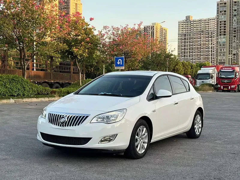 Buick Excelle — фото 1