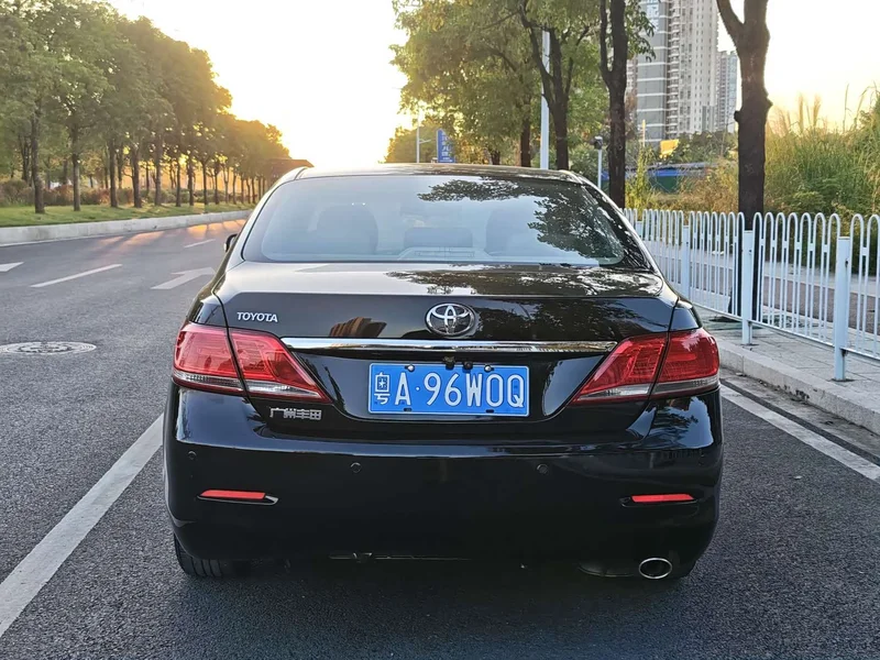 Toyota Camry — фото 5