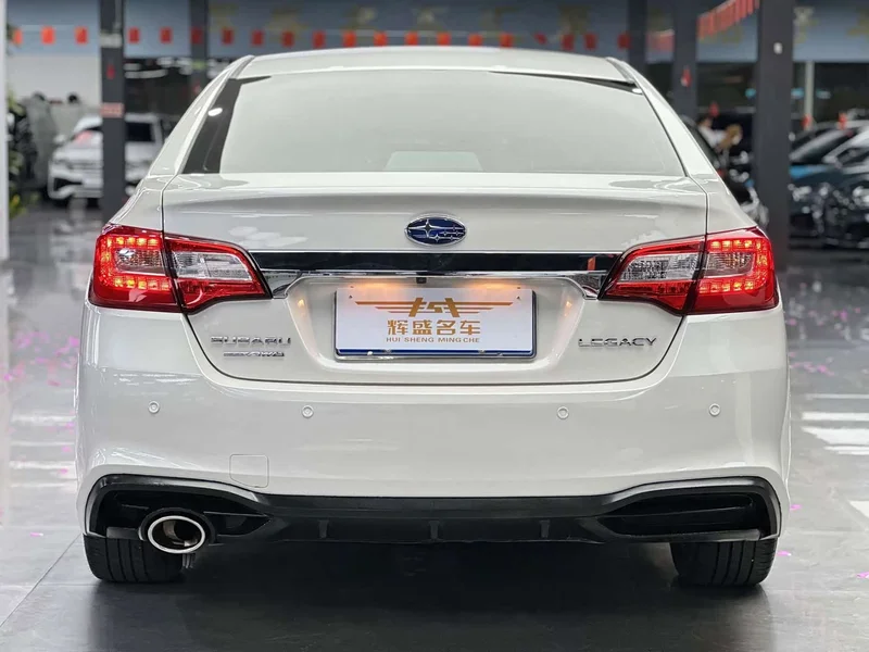 Subaru Legacy — фото 3