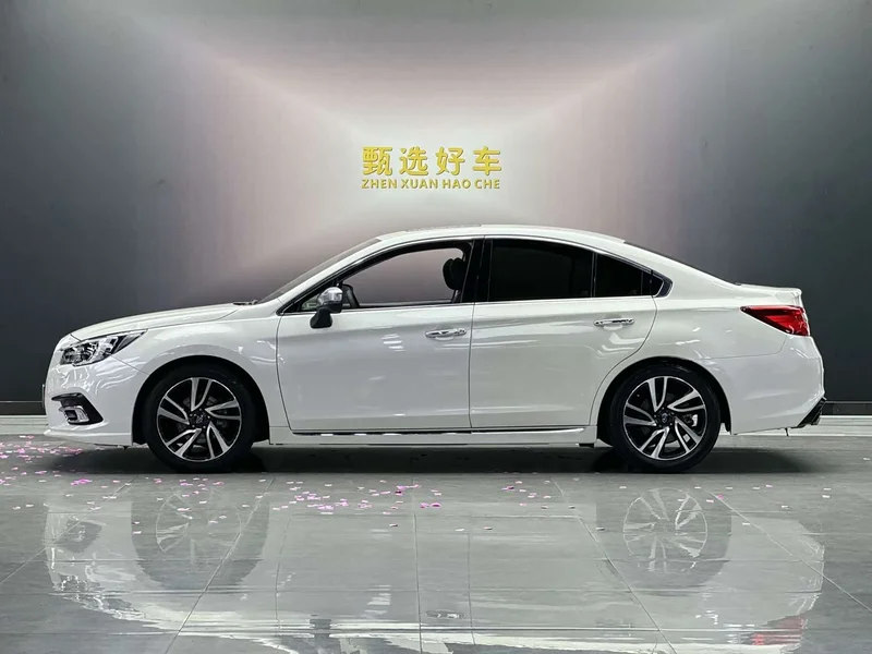 Subaru Legacy — фото 4