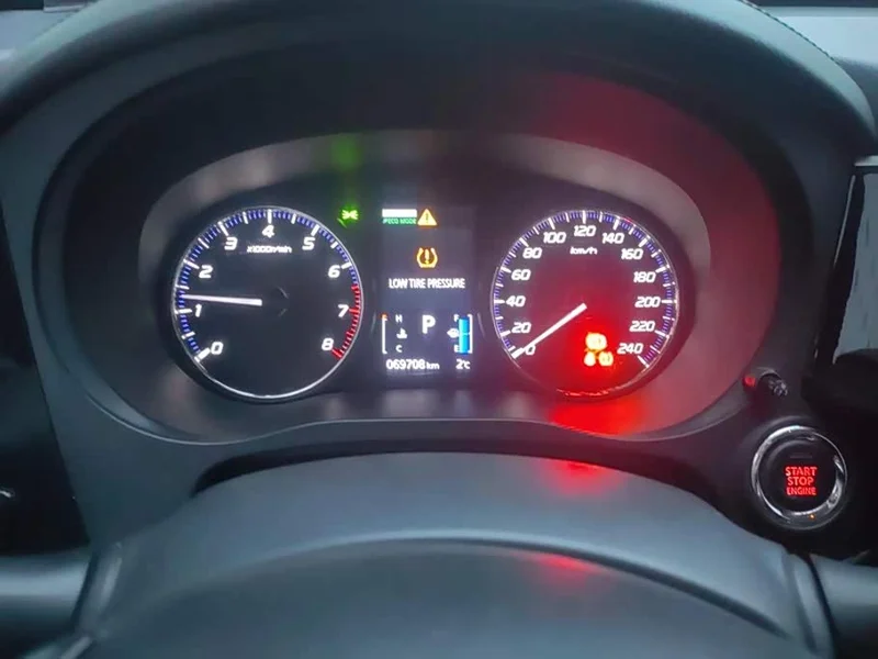 Mitsubishi Outlander — фото 14