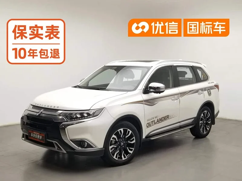 Mitsubishi Outlander — фото 1