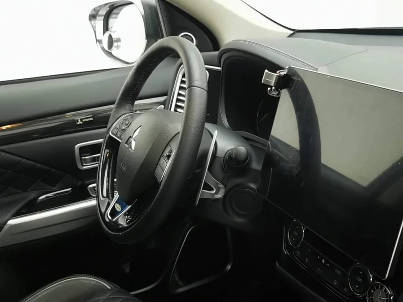 Mitsubishi Outlander — фото 22