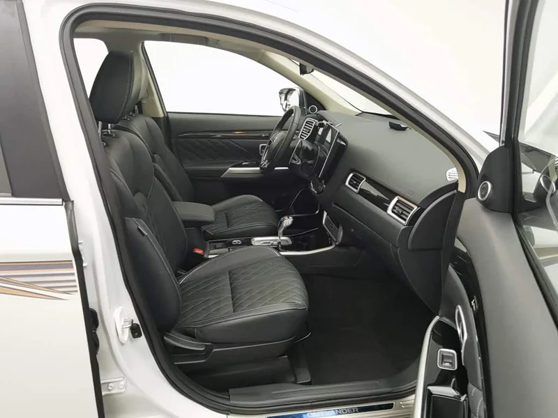 Mitsubishi Outlander — фото 23