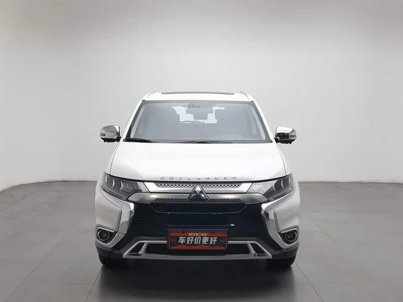 Mitsubishi Outlander — фото 3