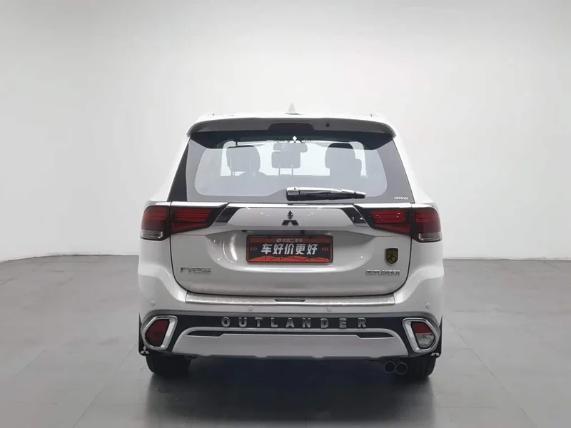 Mitsubishi Outlander — фото 4