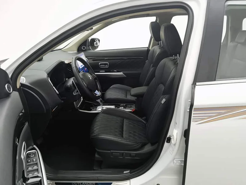 Mitsubishi Outlander — фото 10