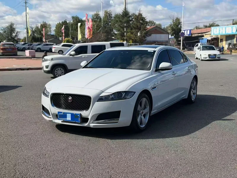 Jaguar XFL — фото 1