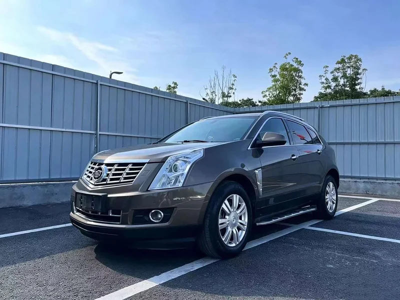 Cadillac SRX — фото 1