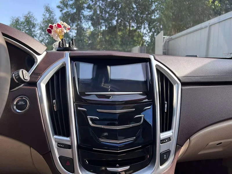 Cadillac SRX — фото 13