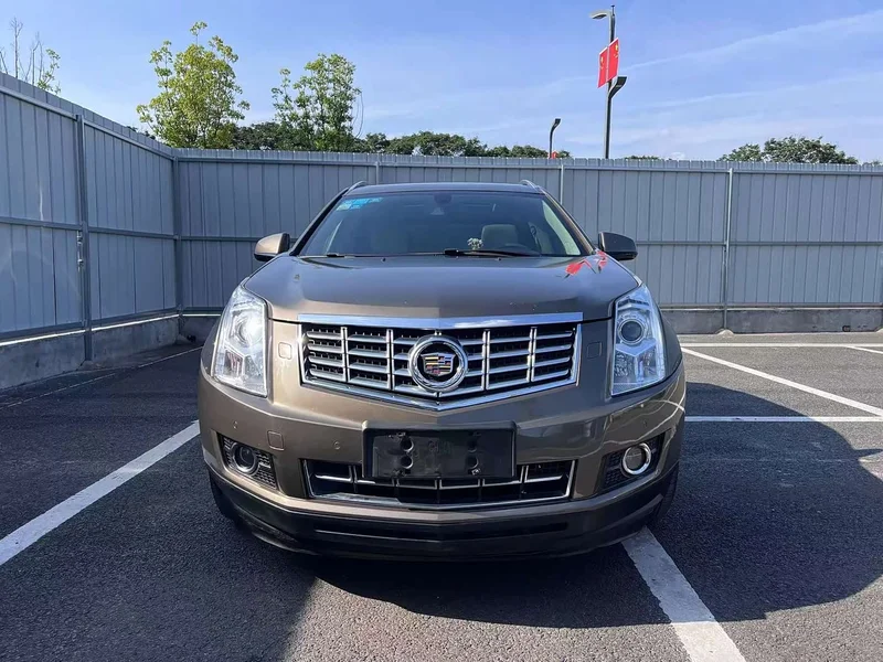 Cadillac SRX — фото 2