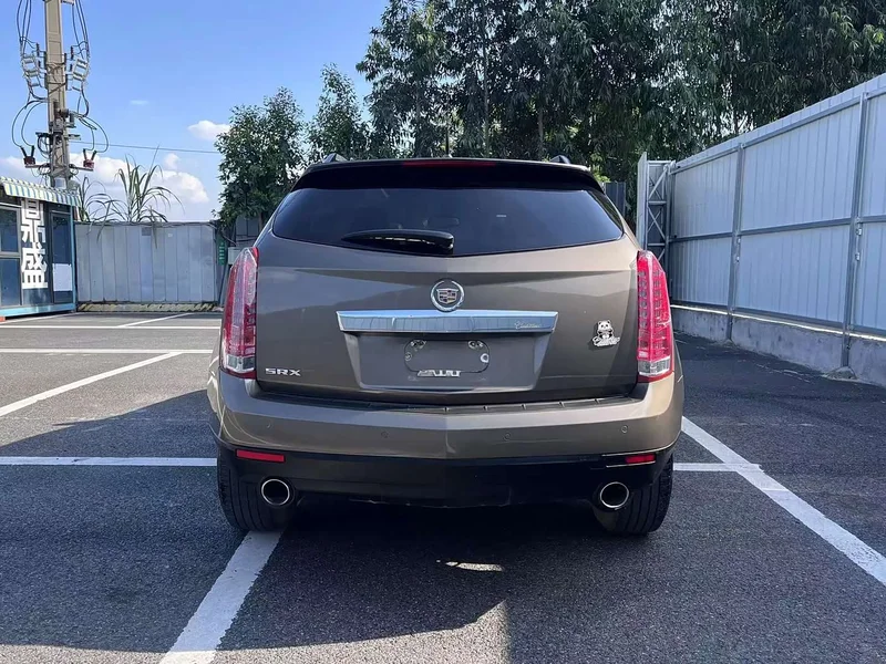 Cadillac SRX — фото 5