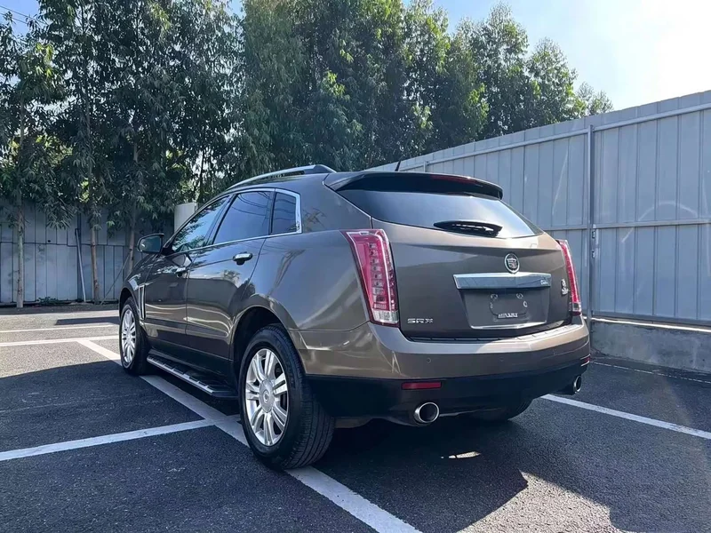 Cadillac SRX — фото 6