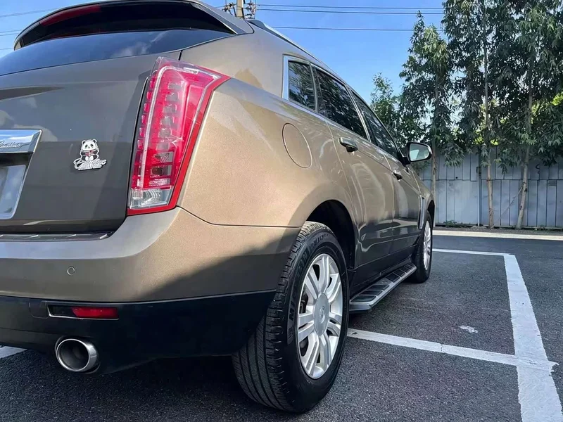Cadillac SRX — фото 8