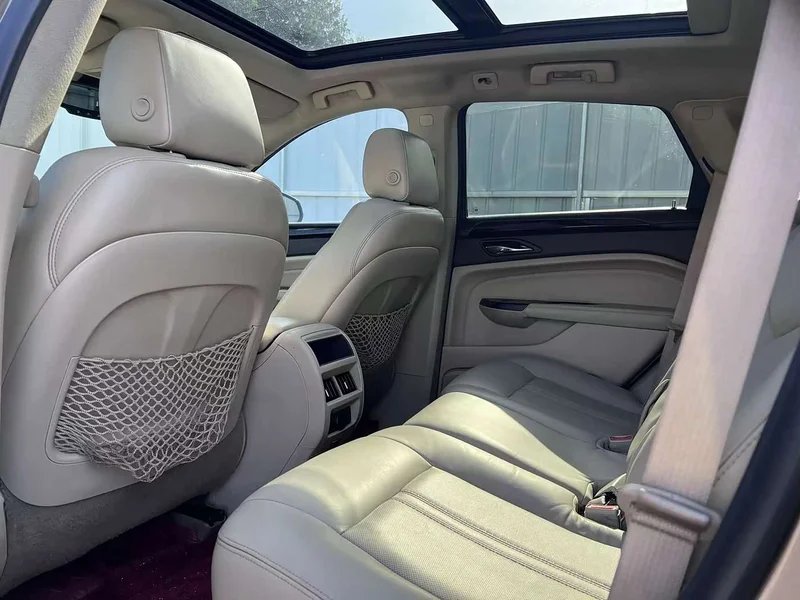 Cadillac SRX — фото 10