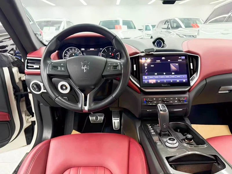 Maserati Ghibli — фото 16