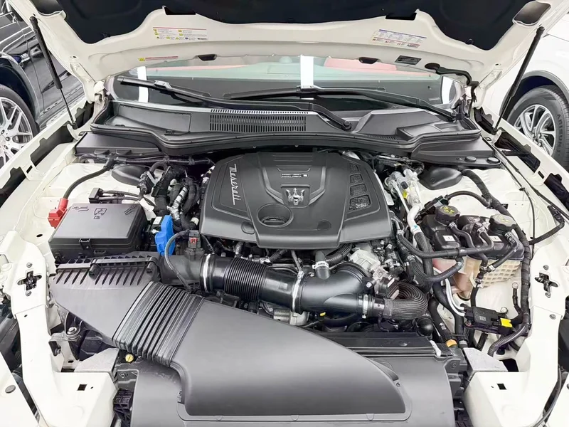 Maserati Ghibli — фото 24